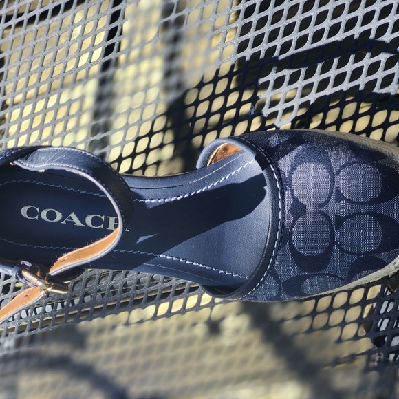 Coach wedges size 6 - Picture 3 of 3